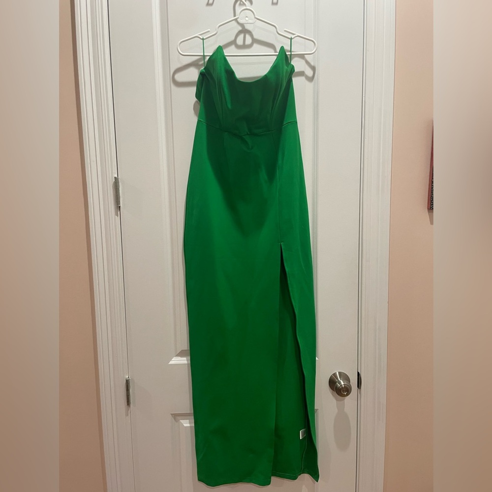 Gorgeous green maxi gown!
